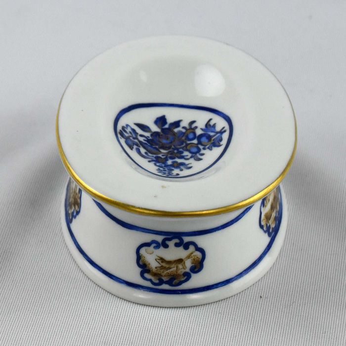Saleiro oval, porcelana NG Instituto Português de Museus