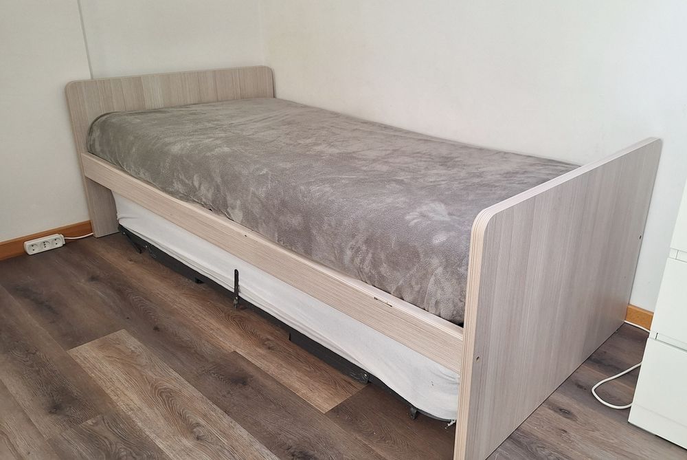 Cama de solteiro dupla