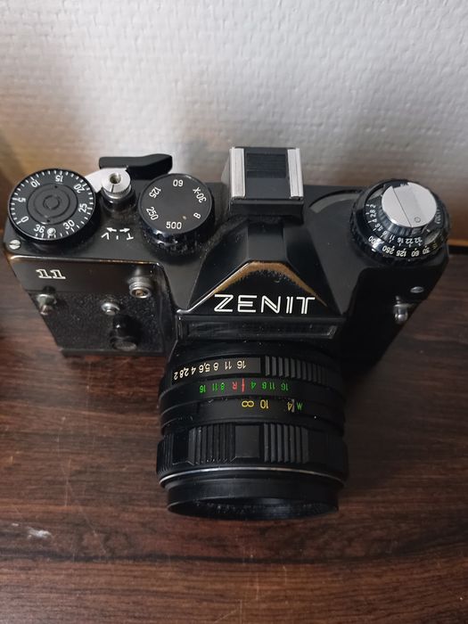 Aparat  ZENIT 11 obiektyw HELIOS 44M-4 2/58