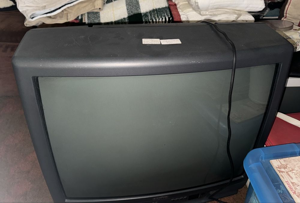 Televisao a cores Sanyo 67cm