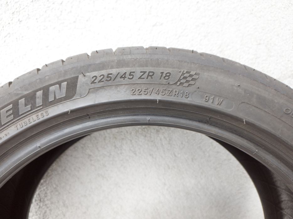 Michelin Pilot Sport 4 225/45/18 91W