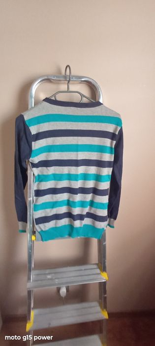 Sprzedam sweter rozm 146/152