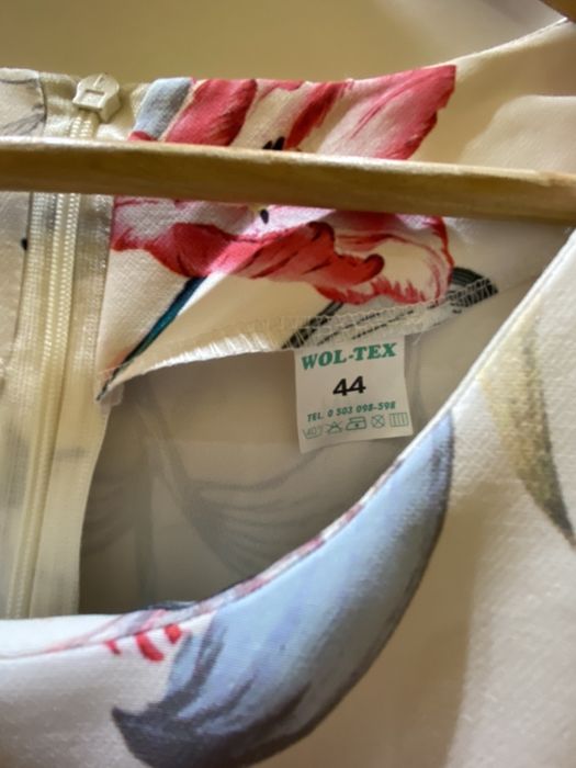 Sukienka kwiaty 44