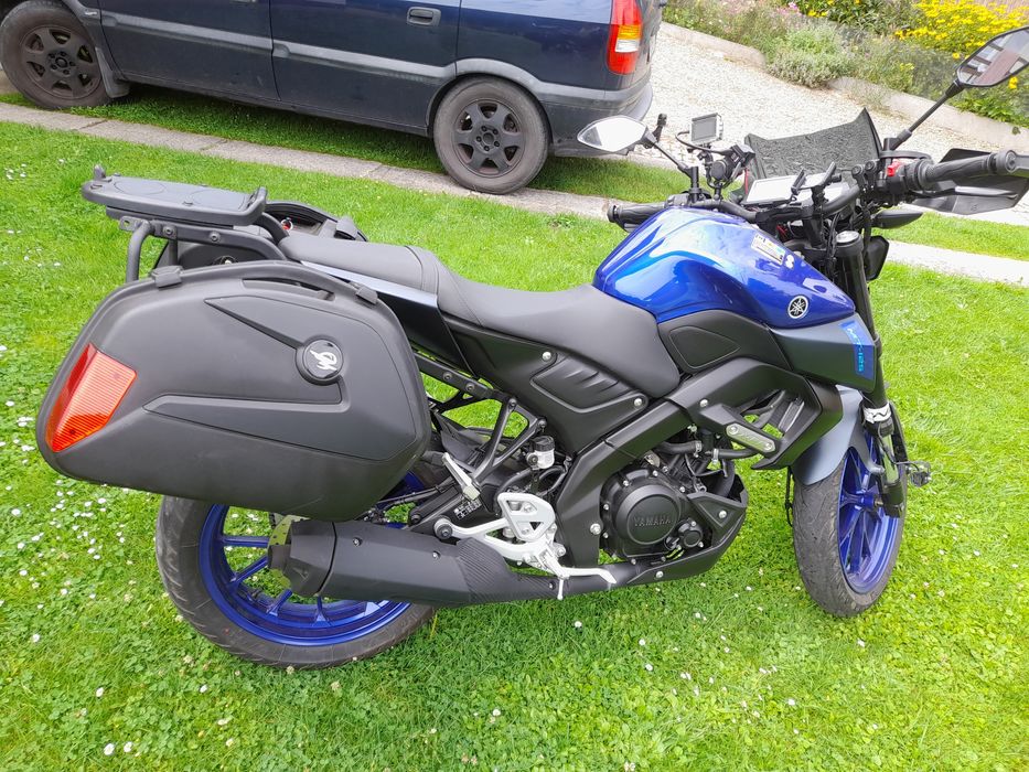 Sprzedam używane kufry boczne ze stelażem