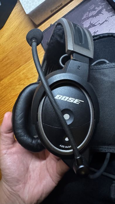 Headset de Aviação Bose A20 (Sem Bluetooth) + Esponjas Originais Semi-Novas