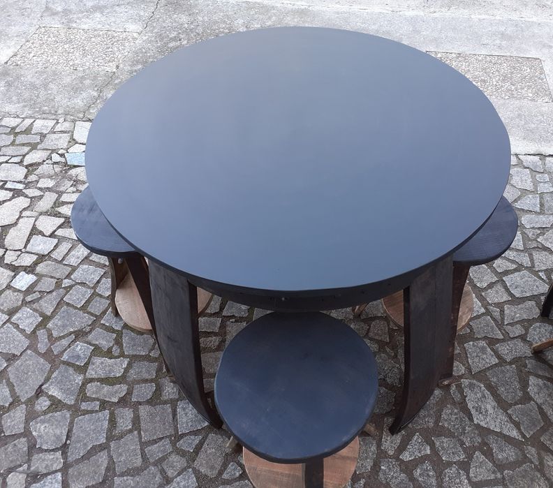 Mesas,bancos feito pipas vintage