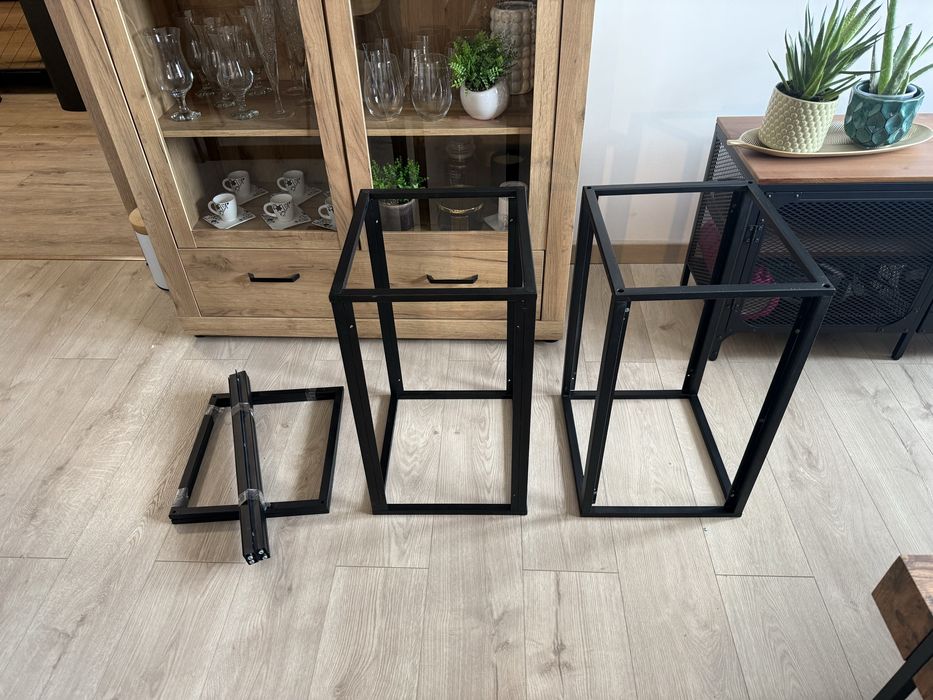 Ogłoszenie sprzedaży: Półki loftowe metalowe – 3 sztuki + 6 szyb