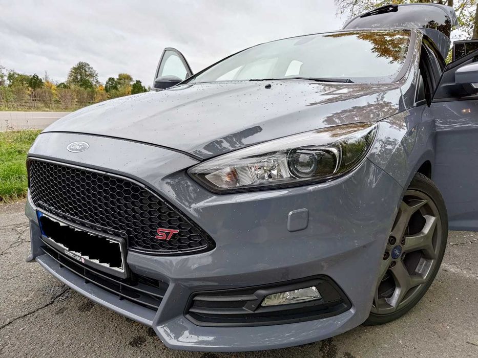 Ford Focus 2.0 EcoBoost ST c/ Pack Pele Exclusiva
