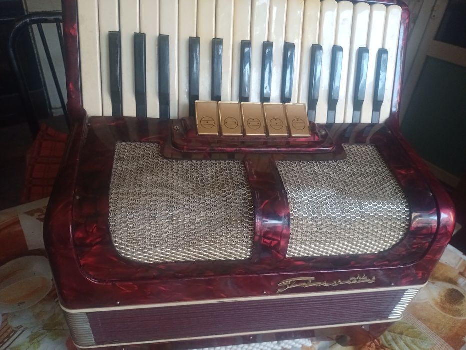 Продам аккордион "Finotte"