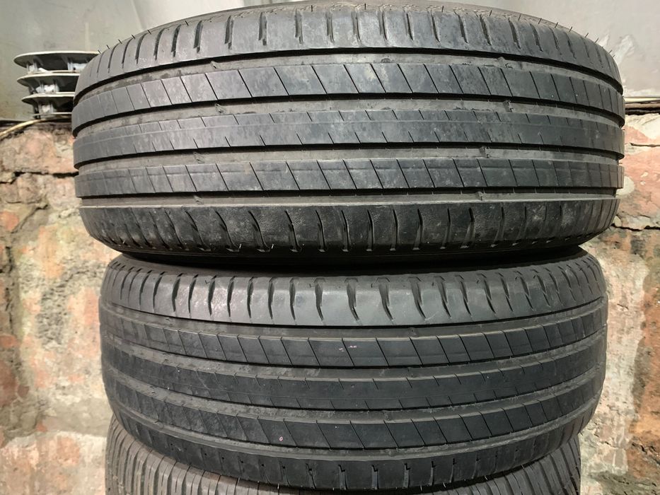 Склад шин б/в. 225/65 R17 Michelin Latitude Sport 3