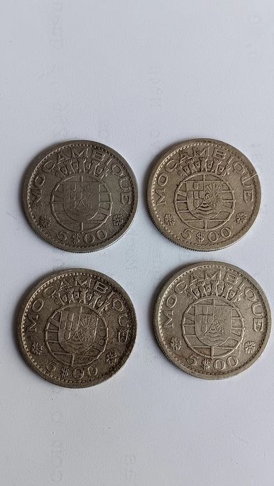 4 moedas prata de 5 escudos. Moçambique