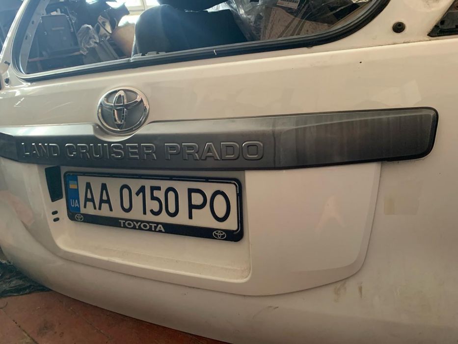 Кришка багажника Toyota Land Cruiser 150
