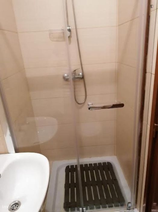 Quarto - localizado em Cedofeita Porto