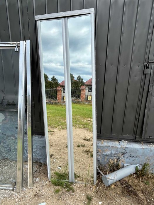 Sprzedam drzwi łamane z lustrem do szafy pokoju schowka 70x213