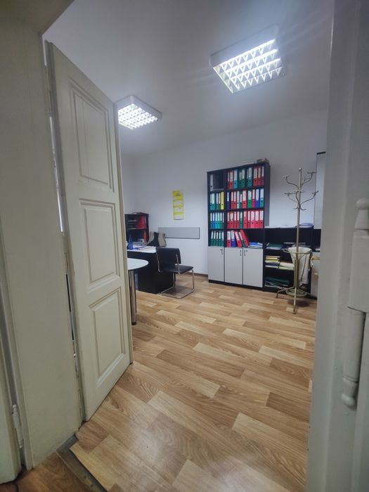 Оренда Офіс Антоновича ( Коновальця) 100 м.кв, 4 Зали,ц 500 у.о
