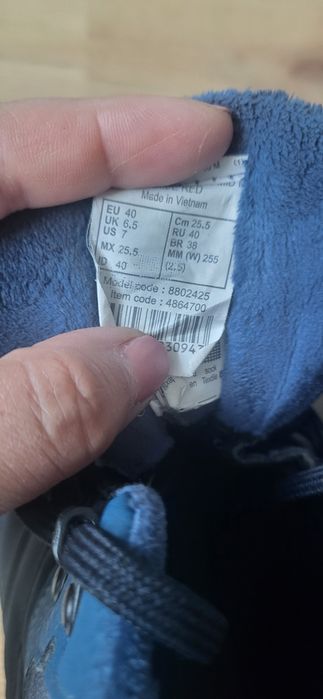 Buty  wodoodporne Quechua r.40