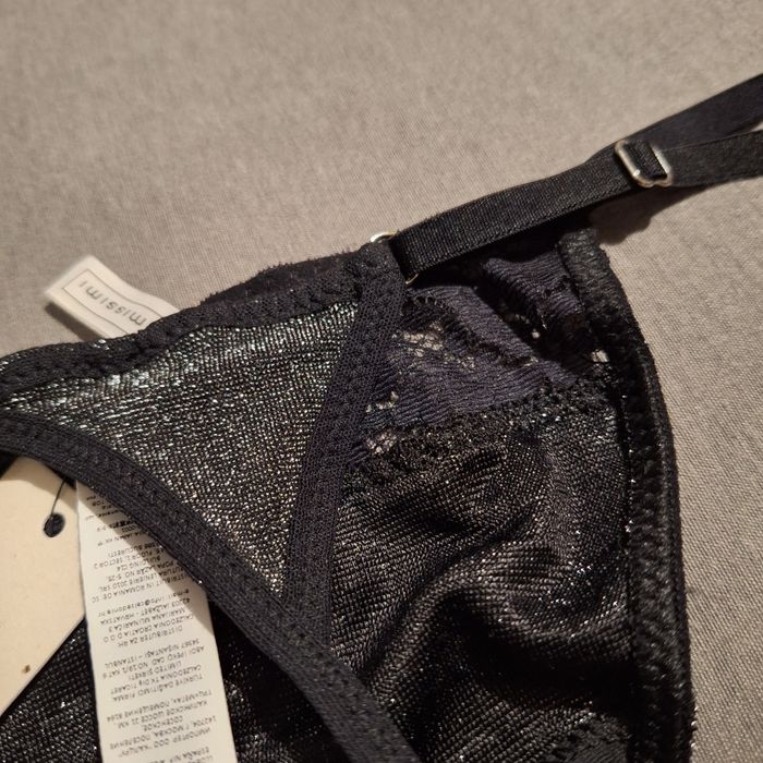 Srebrne błyszczące Stringi Intimissimi