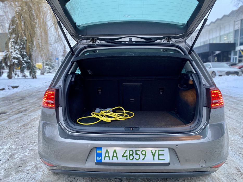 Volkswagen e-golf 24кВт 2014p