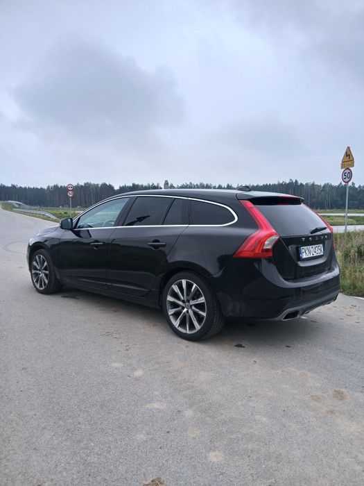 VOLVO V60 2.0 D2 2015R