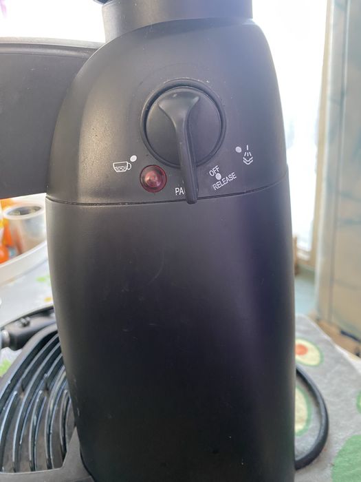 Рожкова кавомашина Elenberg CM 2024