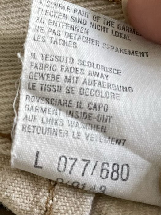 Spodnie dżinsowe z wysokim stanem zwężane u dołu