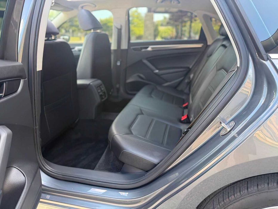 Volkswagen Passat      2018