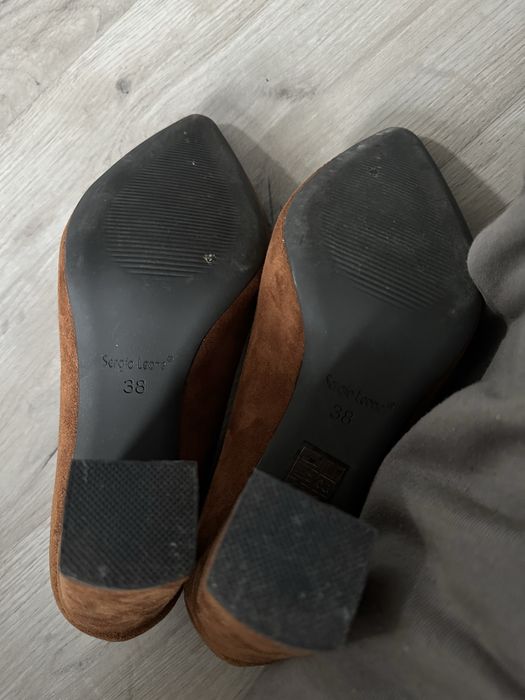 Buty na obcasie.