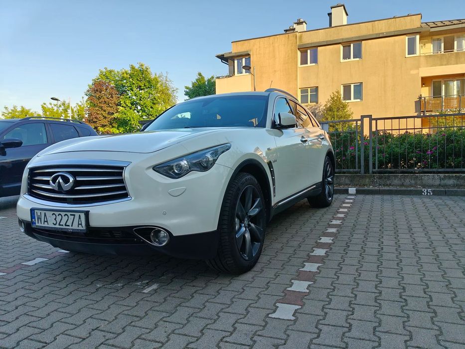 Infiniti QX70