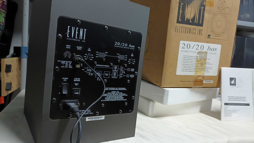 Monitor de estúdio EVENT 20/20 BAS