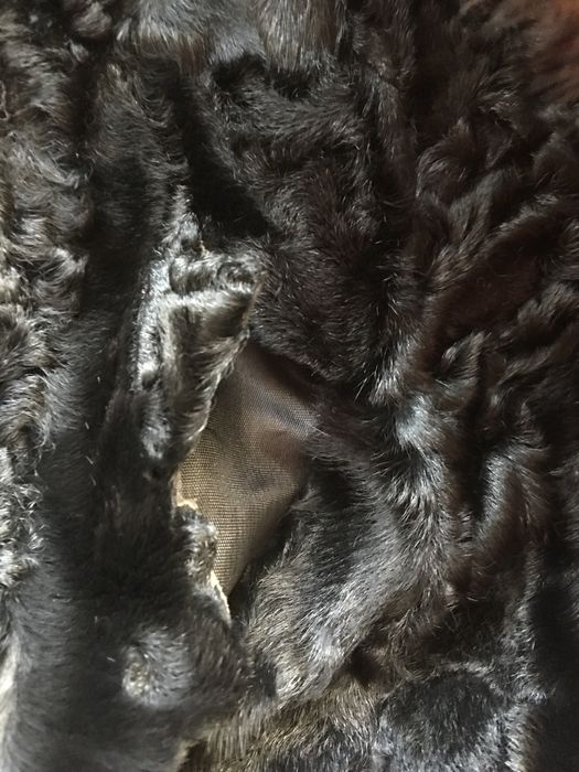 Futro z karakuł obszyte futrem z norek