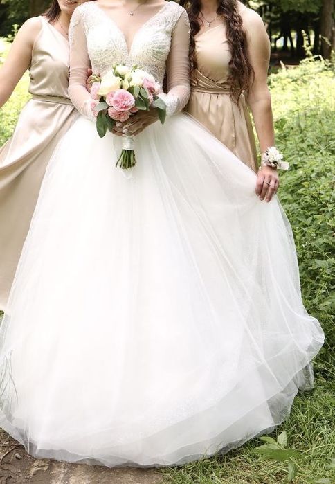 Продам весільну сукню