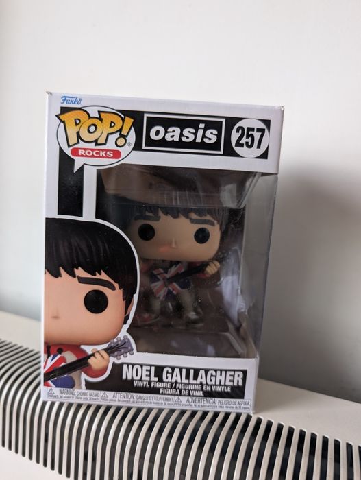 POP Rocket - oasis - Liam and Noel Gallagher