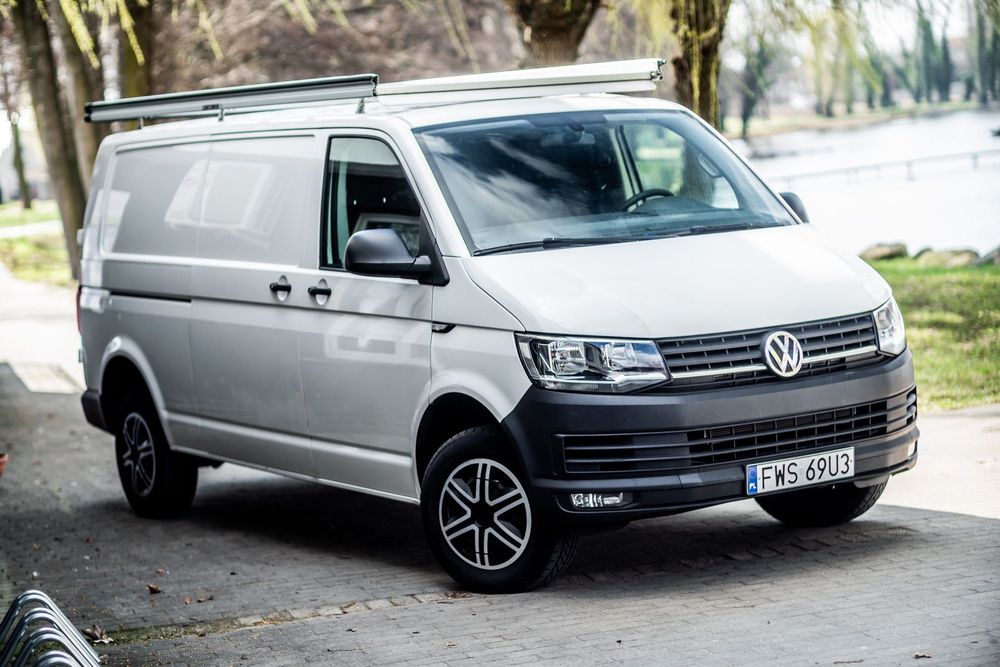 Volkswagen Transporter T6 LONG  2.0TDI Manual Długi Hak Nawigacja PDC Tempomat 3 osobowy