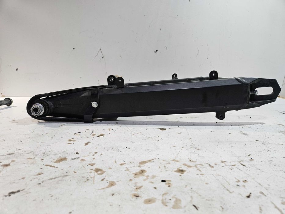 Kawasaki Z 900 wahacz amortyzator oś ośka