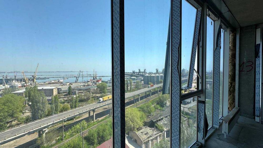 Коммерческое помещение в центре в новом сданном доме Itown. КВ