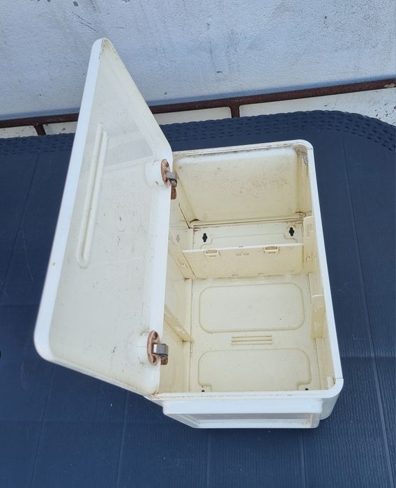 Caixa em plastico para Parede para fixar