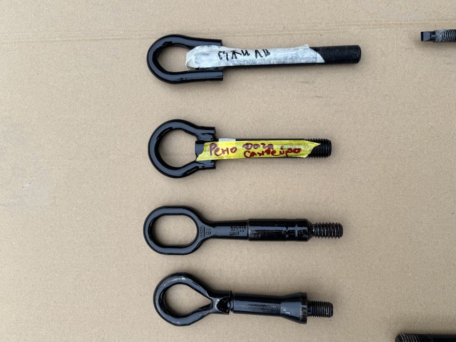 Крюк буксировочный вкручиваемый