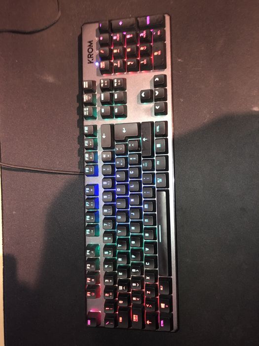 Teclado gaming Krom Kernel RGB Pt (100%)