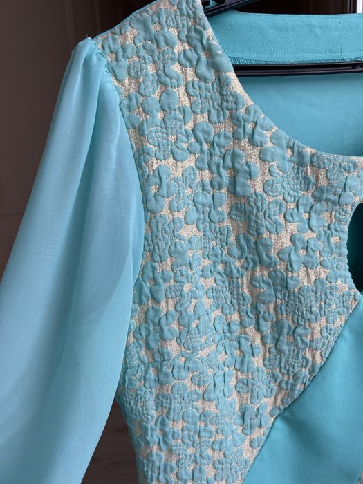 Бірюзова сукня