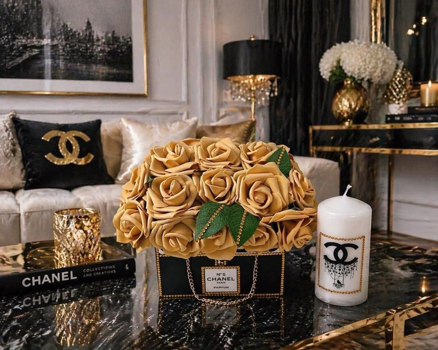 Flower Box z róż piankowych dekoracja glamour Chanel Versace prezent