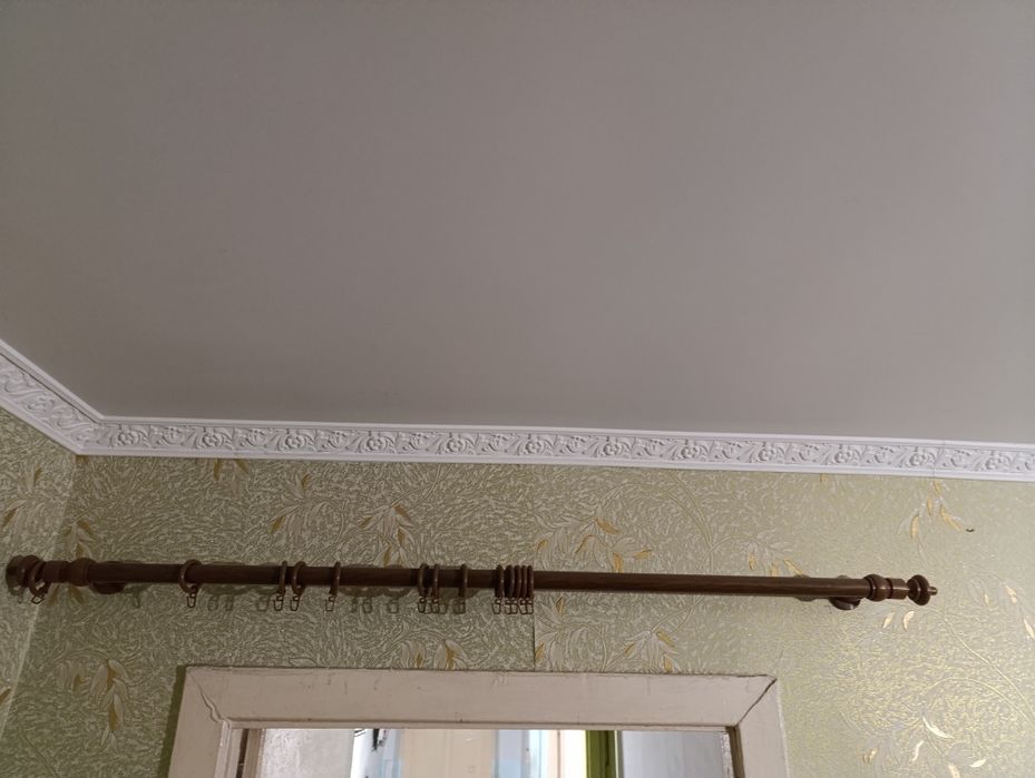 Карниз для штор с колечками есть 2 шт, цена за одну еденицу
