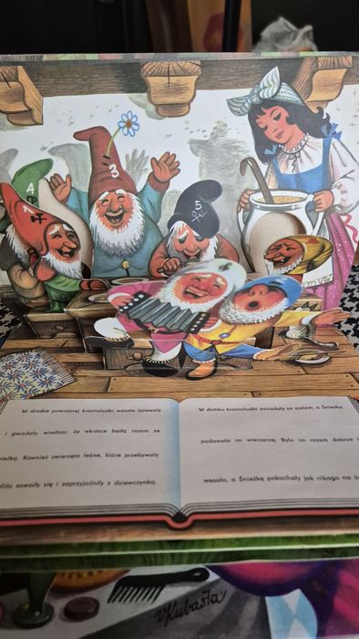 Vojtech Kubasta 1983 rok Królewna Śnieżka rozkładana książeczka PRL