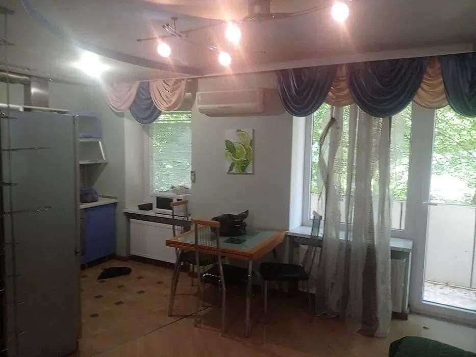 Здам 3 кімн. квартиру,м. Бот. Сад