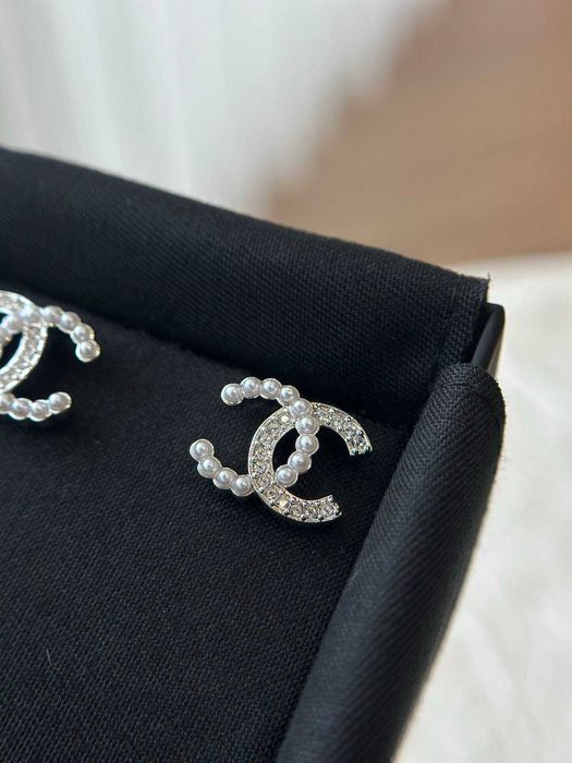 Kolczyki Chanel Double C