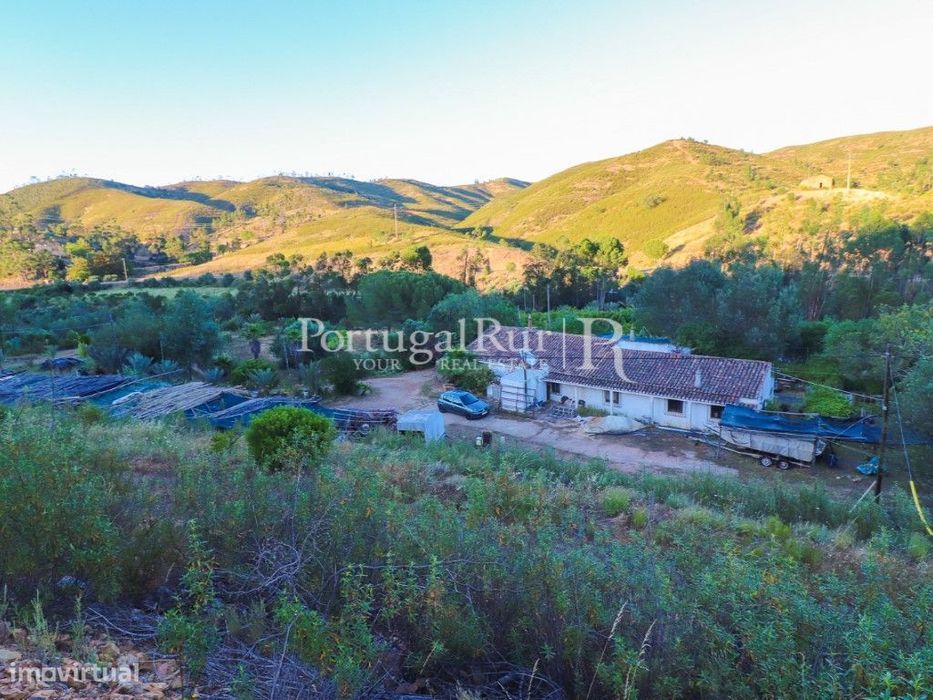 29-Hectare Algarvian Estate with Approved Construction Project