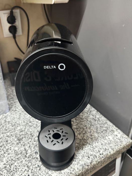 Maquina de cafe delta Q Iconic