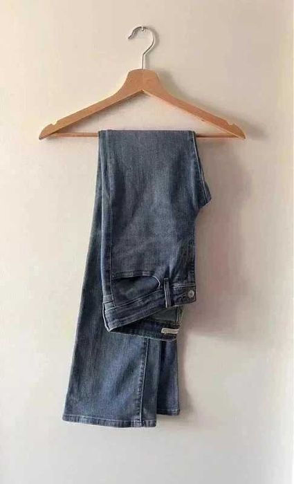 Niebieskie jeansy damskie szeroka nogawka Levis bawełna wiskoza S 36