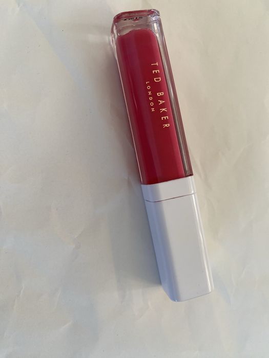 Bluszczyk do ust pomadka ròżowa Ted Baker