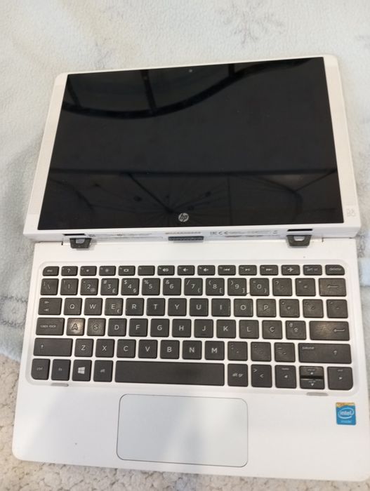 2-in-1 Hybrid Laptop64550493972610120