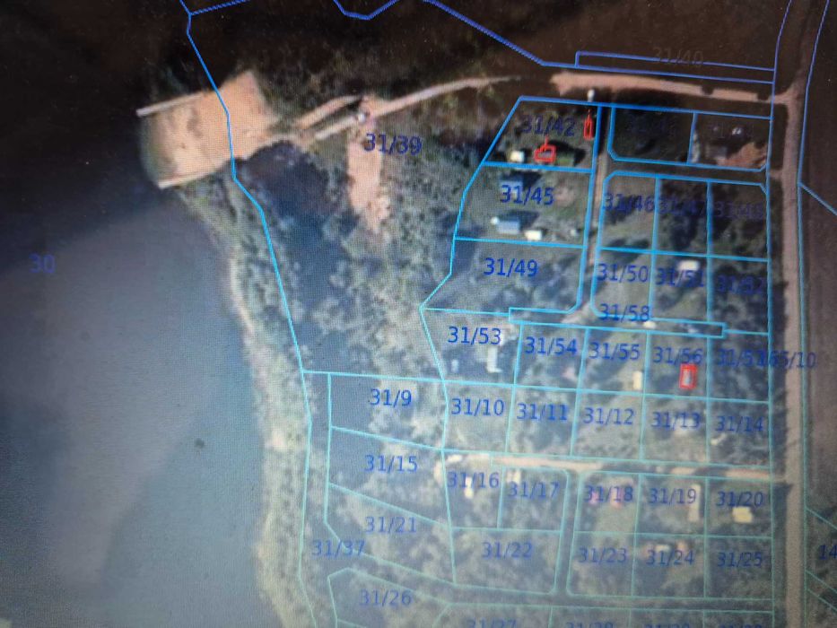 działka nad jeziorem Dramienko  z domkiem letniskowym